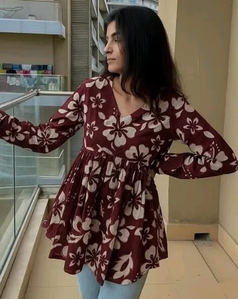 Women Floral Print Regular Fit Tunic